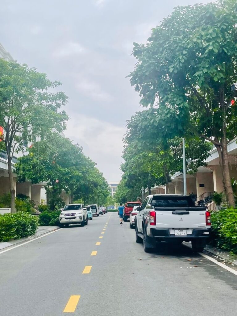Bán nhà vạn phúc city gần kênh sông trăng
