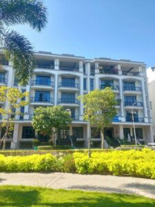 bán nhà đối diện CV