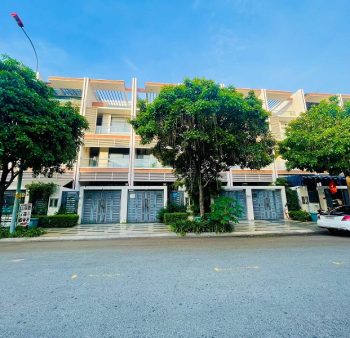 ban nha van phuc city duong lon 20m 2